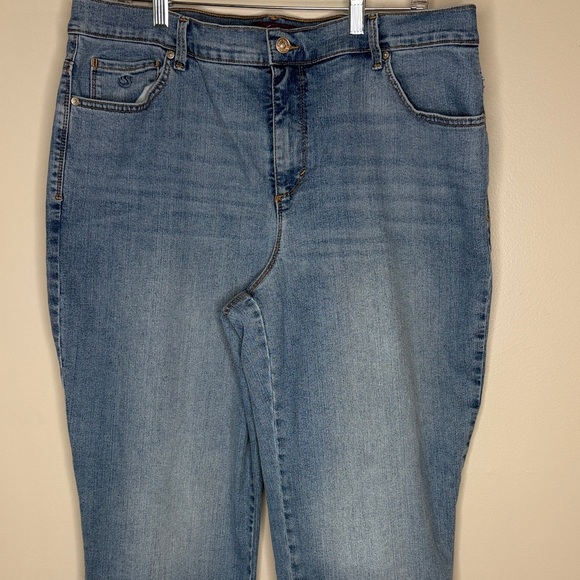 Gloria Vanderbilt Amanda Classic Jeans Women’s Plus Size 16W Light Wash Stretch - Picture 5 of 7